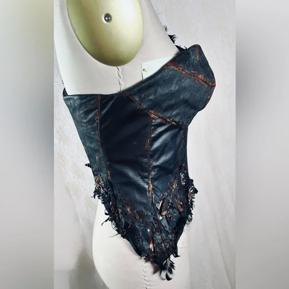 Designer Reconstructed distressed genuine leather corset bustier - Picture 5 of 9